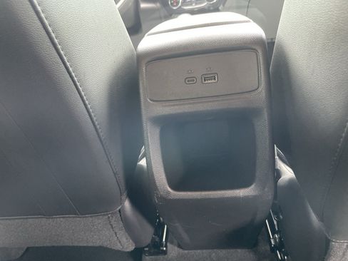 Certified 2025 Chevrolet Trax LT FWD image 16