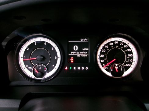 Used 2017 RAM 1500 Express AWD/4WD image 6