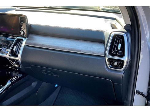 Used 2022 Kia Sorento SX Prestige image 16