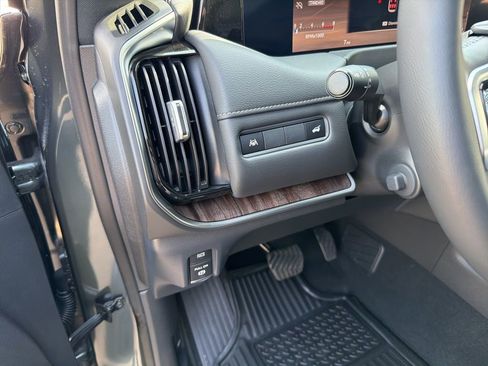 New 2026 Nissan Armada SL w/ Captain's Chari Seat Package RWD image 28