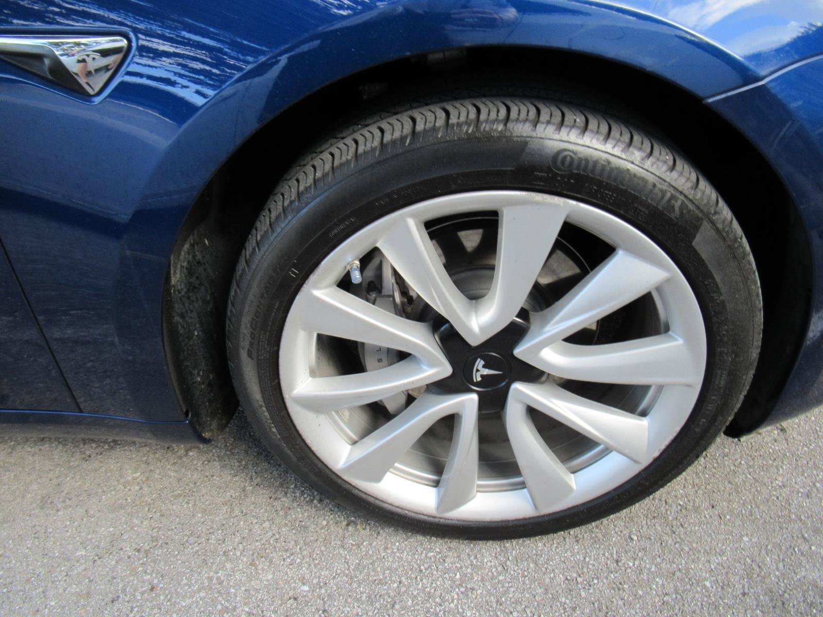 Used 2018 Tesla Model 3 Long Range RWD image 10