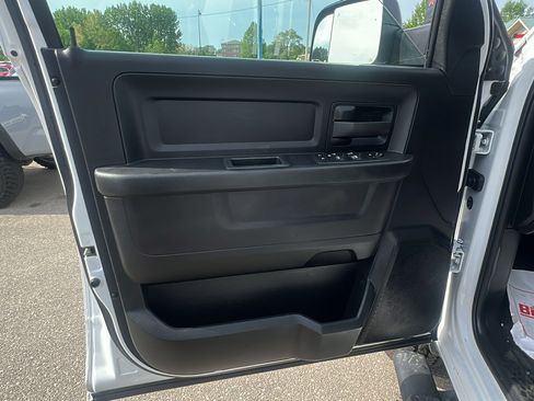 Used 2022 RAM 2500 Tradesman w/ Chrome Appearance Group AWD/4WD image 10