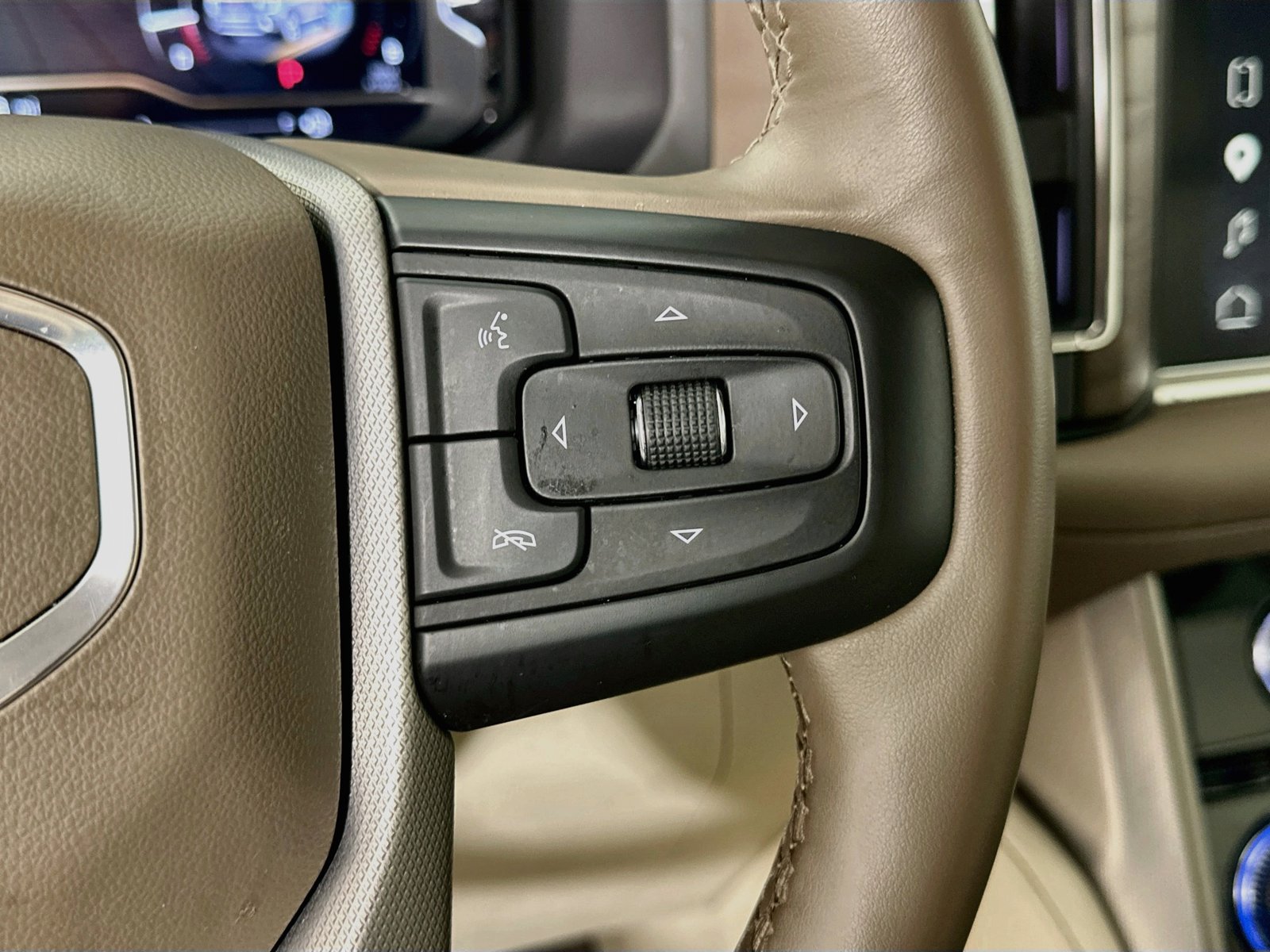 Used 2023 GMC Yukon XL Denali w/ LPO, Floor Liner Package AWD/4WD image 19