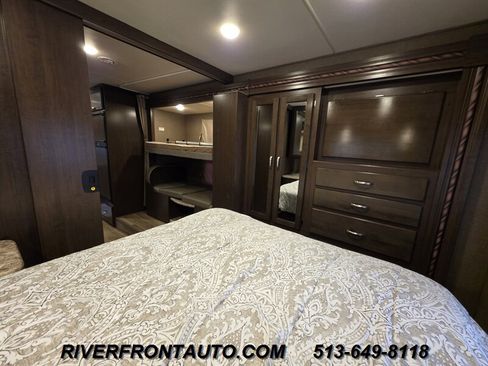 Used 2017 Ford E-450 and Econoline 450 Super Duty w/ Motorhome Prep Package RWD image 4