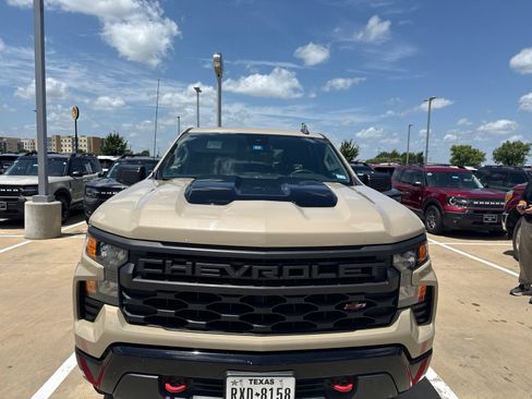 Used 2022 Chevrolet Silverado 1500 Custom Trail Boss w/ LPO, Dark Essentials Package AWD/4WD image 13