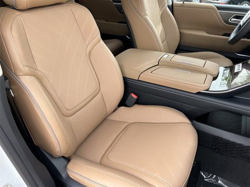 New 2026 INFINITI QX80 Luxe image 10