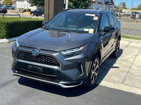 Used 2022 Toyota RAV4 XSE w/ Premium Package AWD/4WD image 3