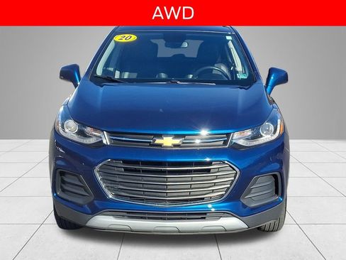 Used 2020 Chevrolet Trax LT w/ LT Convenience Package image 2