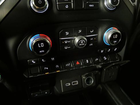 Used 2020 GMC Sierra 1500 AT4 w/ AT4 Premium Package AWD/4WD image 26