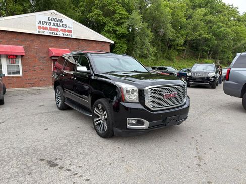 Used 2017 GMC Yukon Denali w/ Open Road Package AWD/4WD image 3