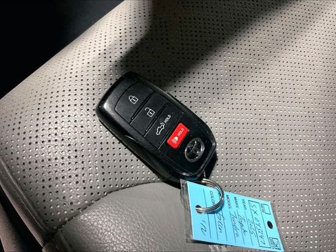 Used 2025 Toyota Tundra SR5 w/ SR5 Premium Package AWD/4WD image 16