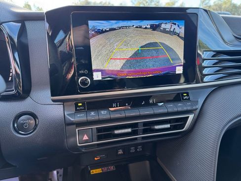 Used 2025 Toyota Camry SE image 30