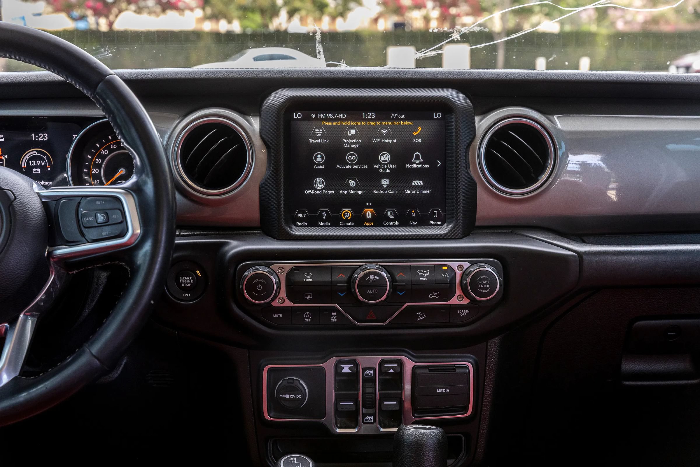 Used 2019 Jeep Wrangler Unlimited Sahara AWD/4WD image 31