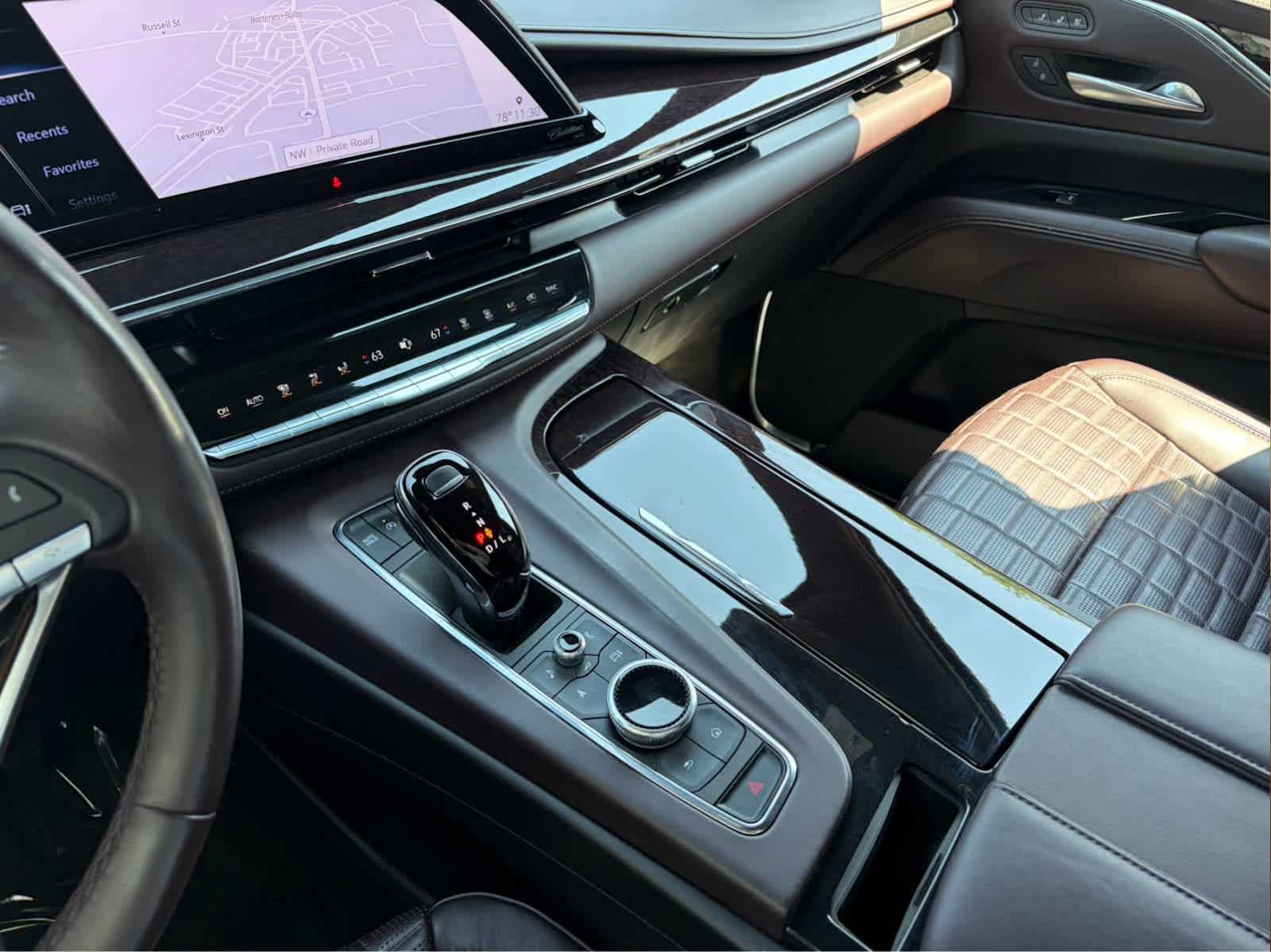 Used 2022 Cadillac Escalade Sport Platinum AWD/4WD image 17