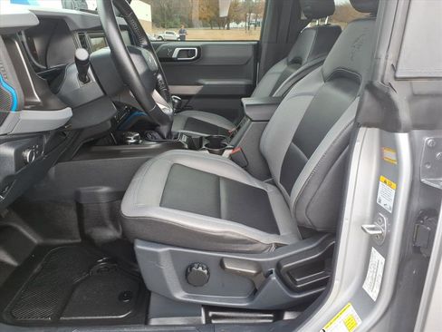 Used 2021 Ford Bronco Black Diamond image 10