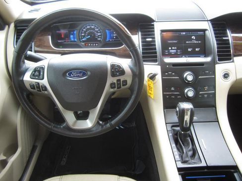 Used 2013 Ford Taurus Limited FWD image 9