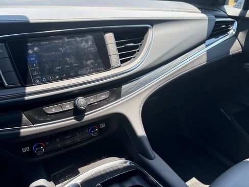 Used 2023 Buick Enclave Essence FWD image 18