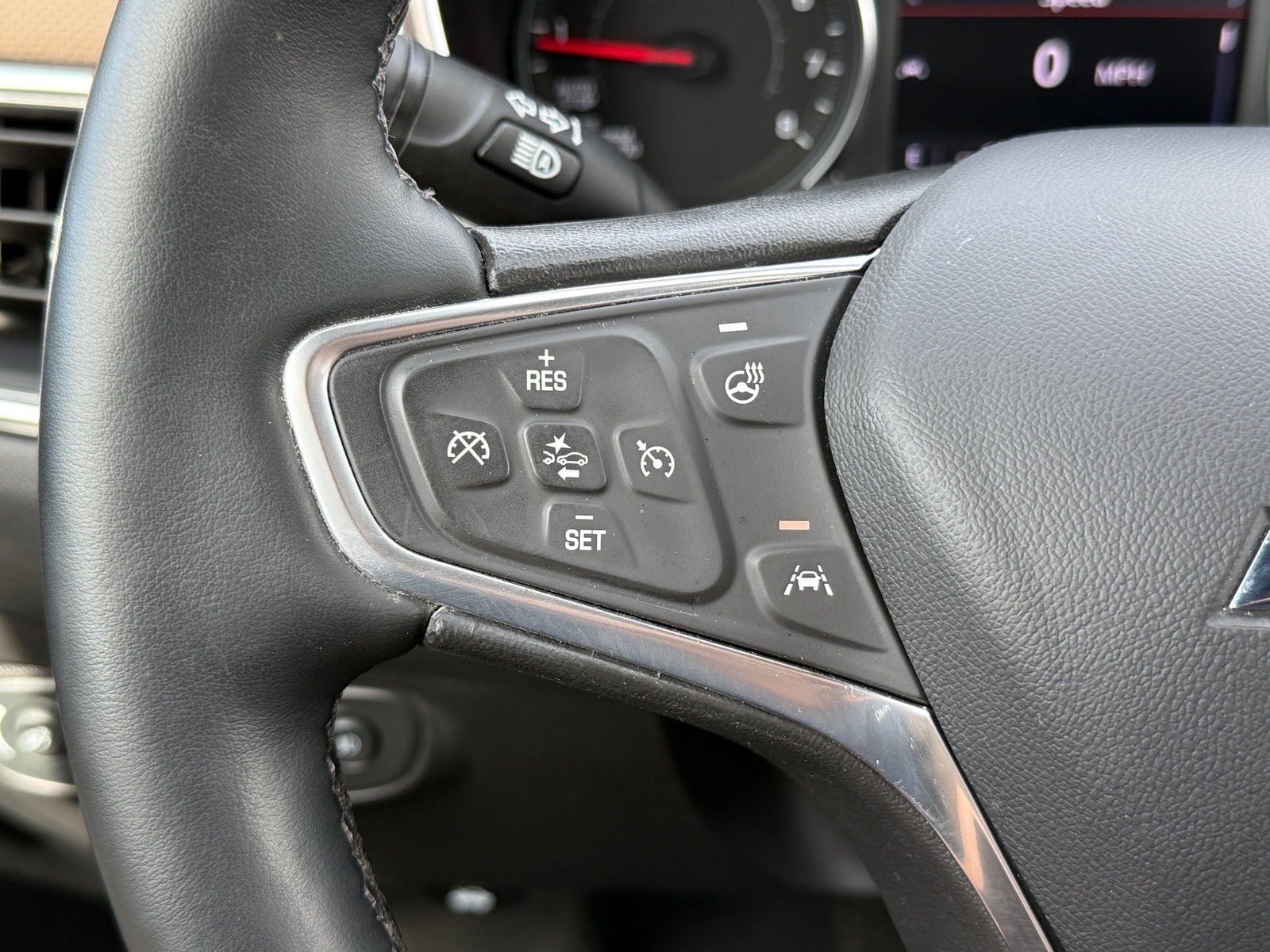 Used 2023 Chevrolet Equinox Premier AWD/4WD image 15
