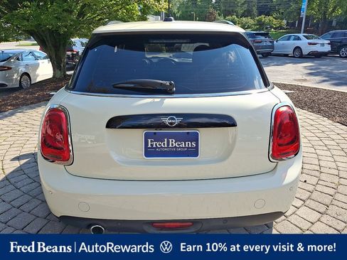 Used 2021 MINI Cooper 4-Door Hardtop w/ Storage Package FWD image 7