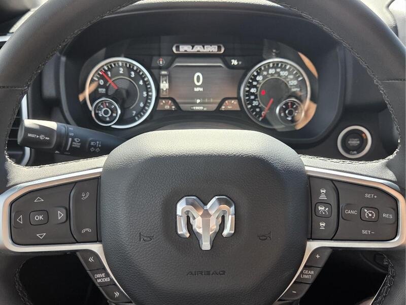 Used 2025 RAM 1500 Big Horn AWD/4WD image 30