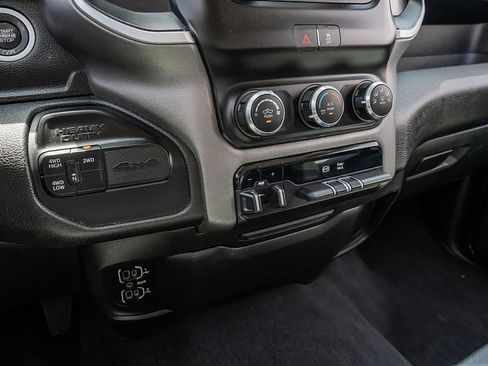 Used 2020 RAM 3500 Big Horn image 27