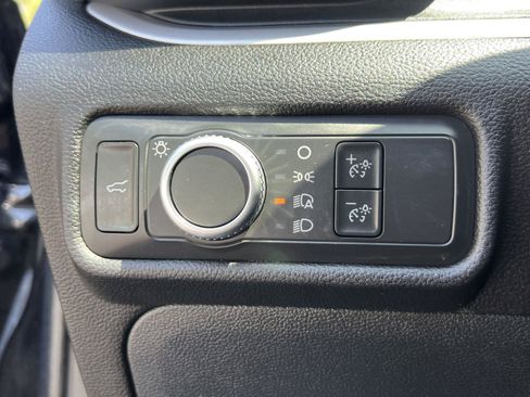 Used 2022 Ford Explorer XLT AWD/4WD image 31