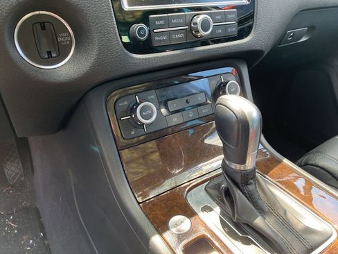 Used 2014 Volkswagen Touareg Executive image 14