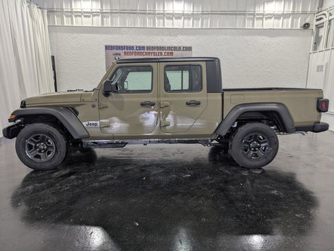 New 2026 Jeep Gladiator Sport image 2