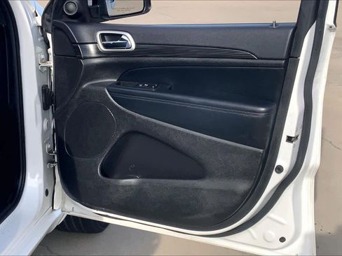 Used 2021 Jeep Grand Cherokee Laredo X image 22