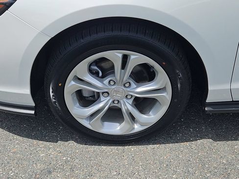 Certified 2023 Honda Accord LX image 7