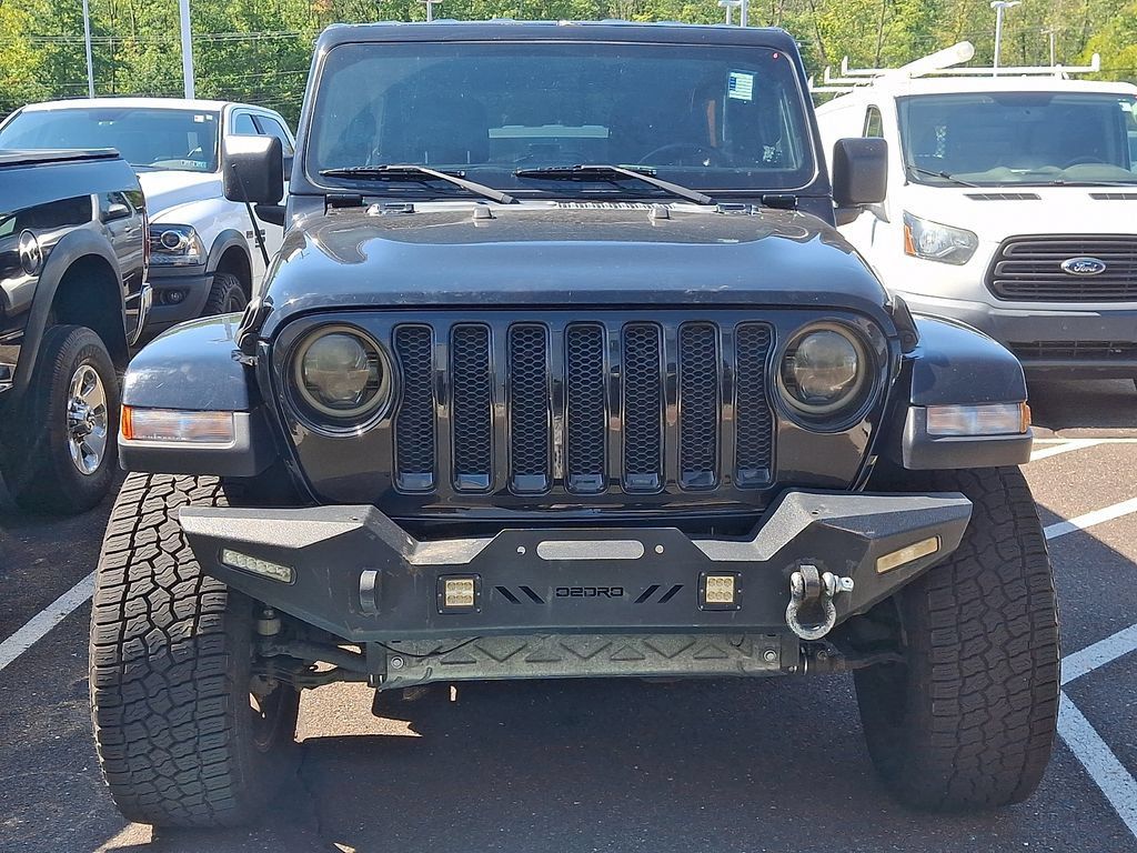 Used 2018 Jeep Wrangler Unlimited Sahara AWD/4WD image 3