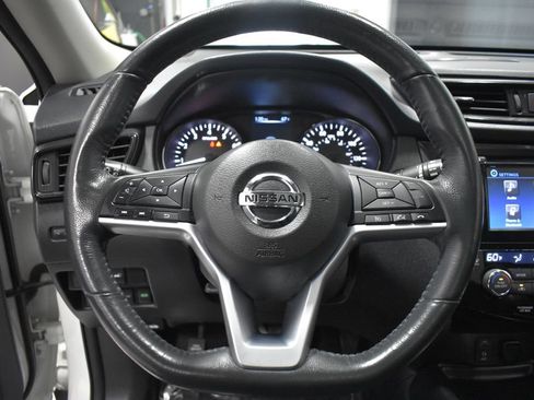 Used 2017 Nissan Rogue SV w/ Sun & Sound Touring Package AWD/4WD image 28