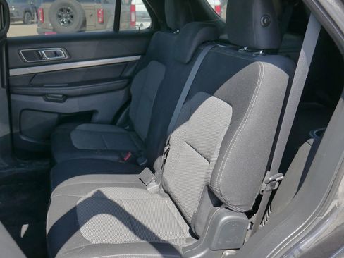 Used 2019 Ford Explorer XLT w/ Class III Trailer Tow Package AWD/4WD image 19