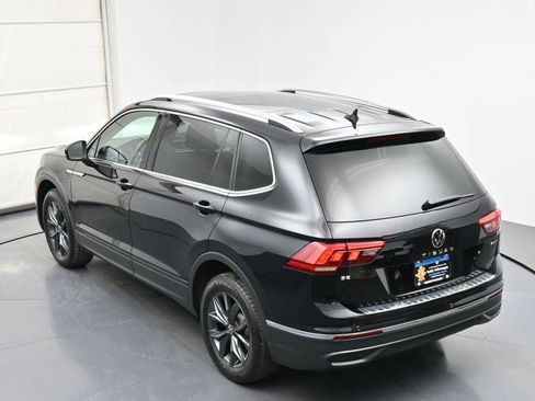 Used 2022 Volkswagen Tiguan SE w/ Panoramic Sunroof Package image 31
