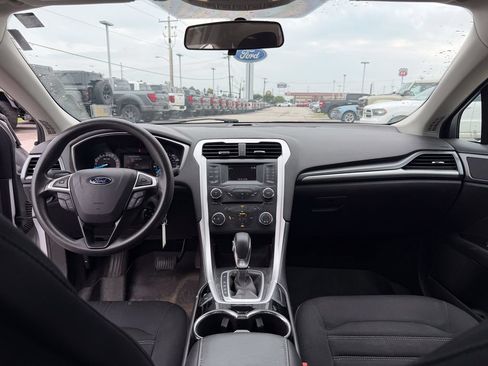 Used 2015 Ford Fusion SE FWD image 24