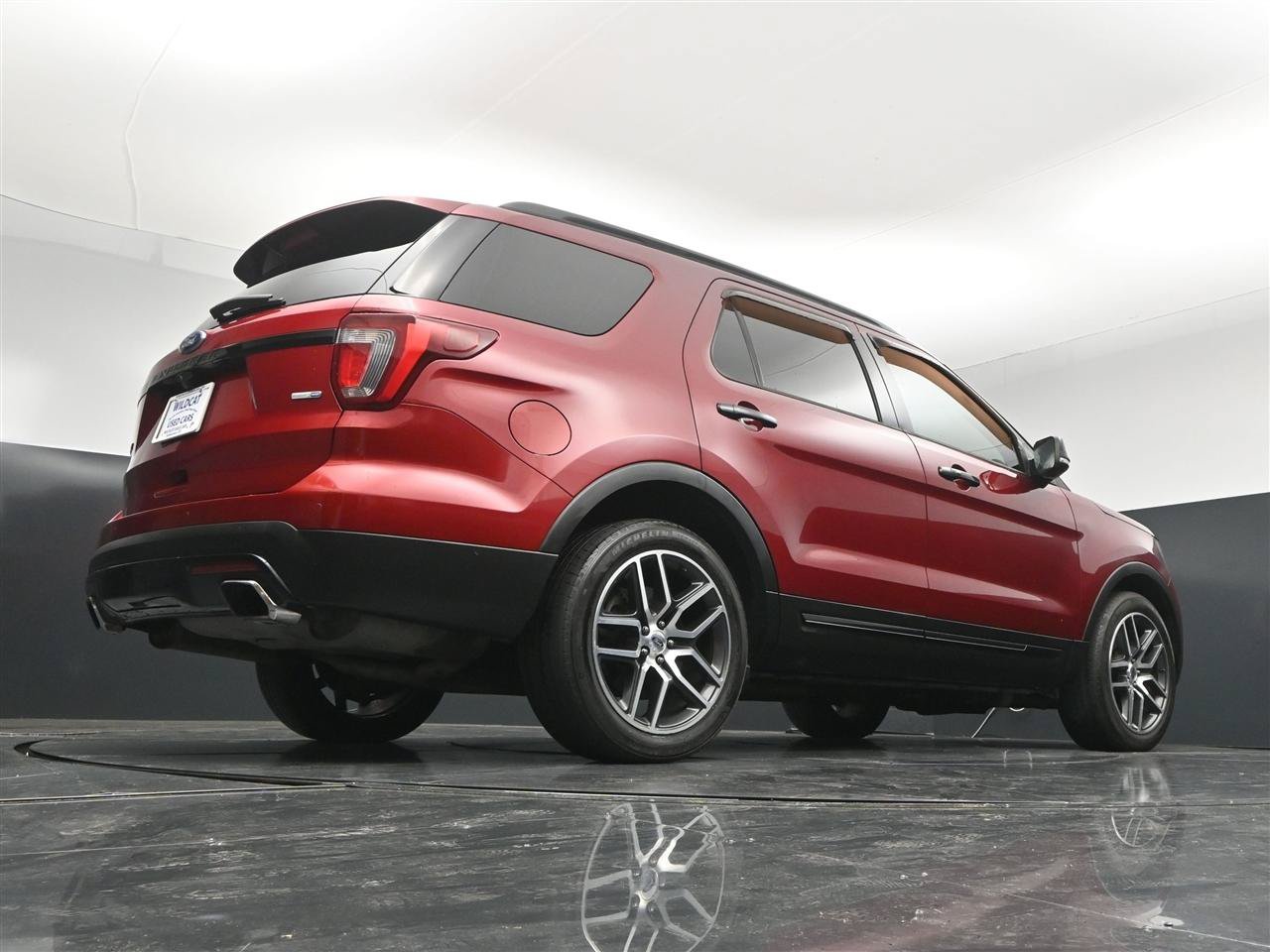 Used 2017 Ford Explorer Sport w/ Equipment Group 401A AWD/4WD image 32