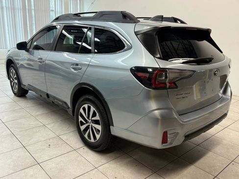 Used 2020 Subaru Outback Premium image 7