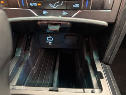 Used 2016 Ford Explorer XLT w/ Equipment Group 202A image 23