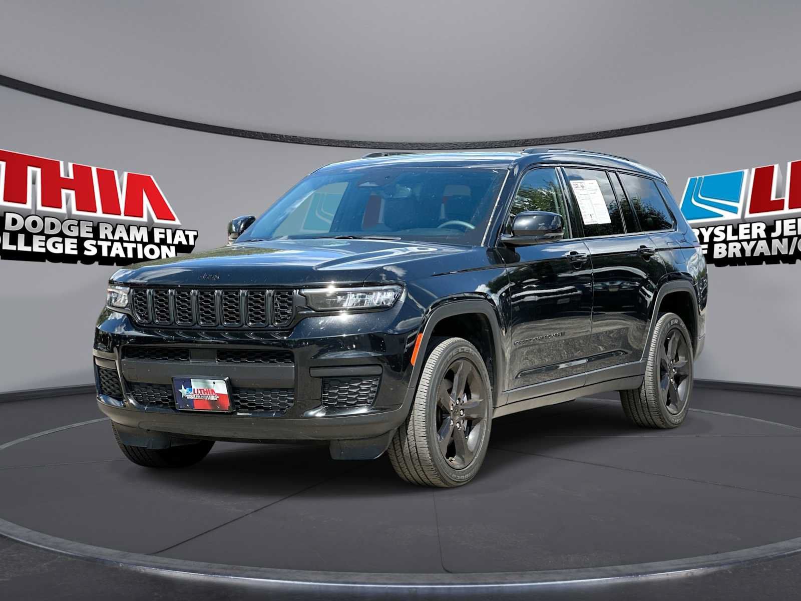 Used 2023 Jeep Grand Cherokee L Laredo AWD/4WD image 1