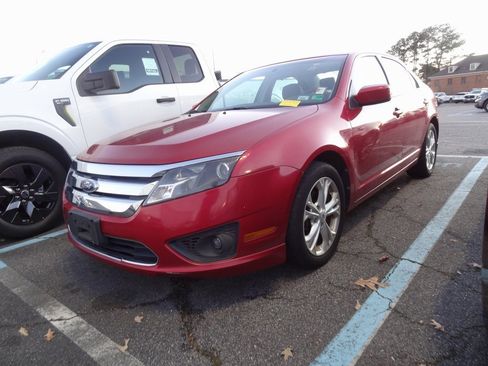 Used 2012 Ford Fusion SE image 2