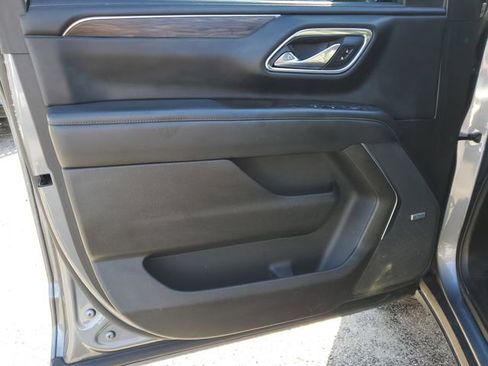 Used 2021 Chevrolet Tahoe Z71 w/ Z71 Off-Road Package AWD/4WD image 8