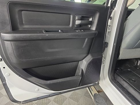 Used 2017 RAM 2500 Tradesman w/ Chrome Appearance Group image 29