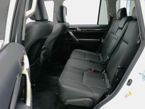 Used 2014 Lexus GX 460 image 38