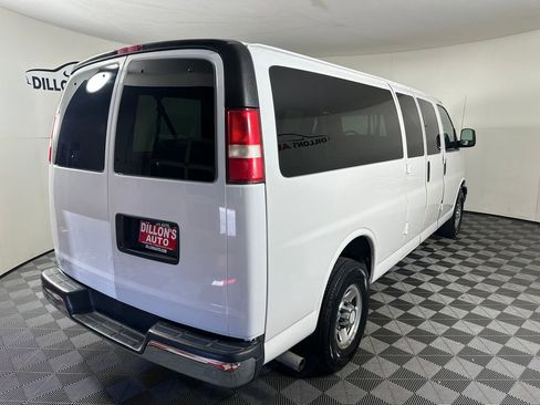 Used 2017 Chevrolet Express 3500 LT w/ LT Preferred Equipment Group RWD image 6