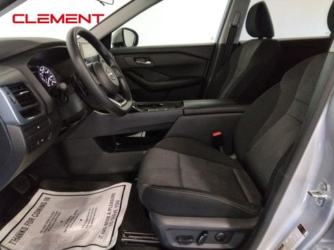 Used 2024 Nissan Rogue SV image 26