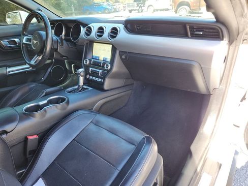 Used 2020 Ford Mustang Premium image 10