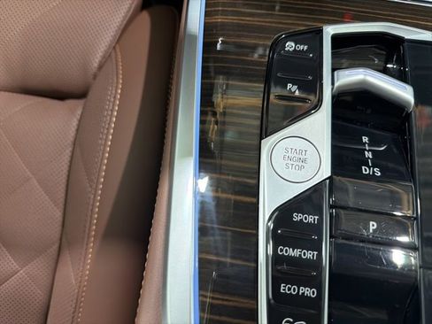 Used 2026 BMW X7 xDrive40i w/ Premium Package image 46