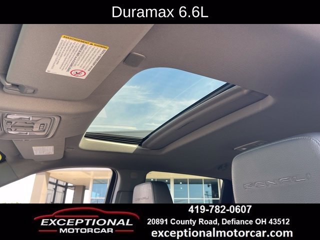 Used 2023 GMC Sierra 2500 Denali w/ Denali Black Diamond Edition AWD/4WD image 24