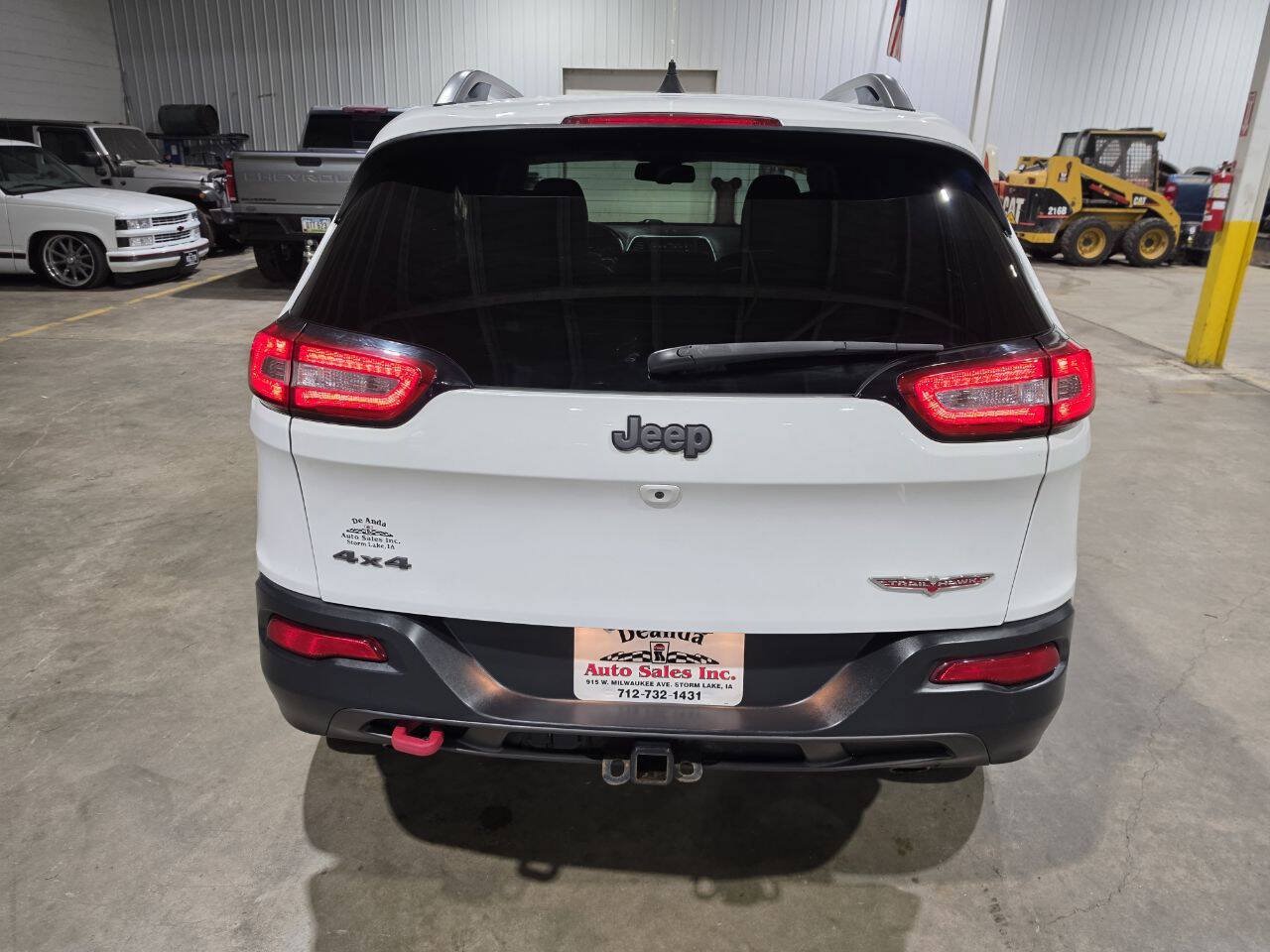 Used 2017 Jeep Cherokee Trailhawk w/ Comfort/Convenience Group AWD/4WD image 9