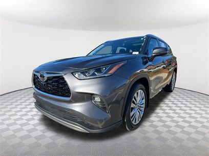 Used 2024 Toyota Highlander LE